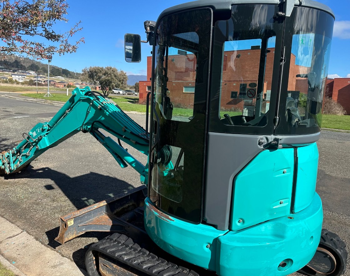 Mini excavator detailed and polished